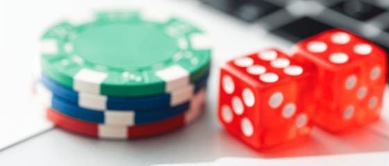 Онлине покер против стандардног покера - у чему је разлика?