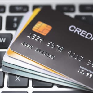 Повраћај средстава и спорови: решавање проблема са кредитним картицама у онлајн казину